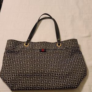 Tommy Hilfiger Tote